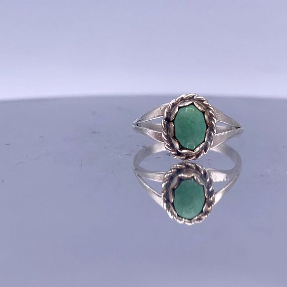 Navajo Vintage SouthWestern Sterling Silver and Turquoise Ring - Picture 7 of 7